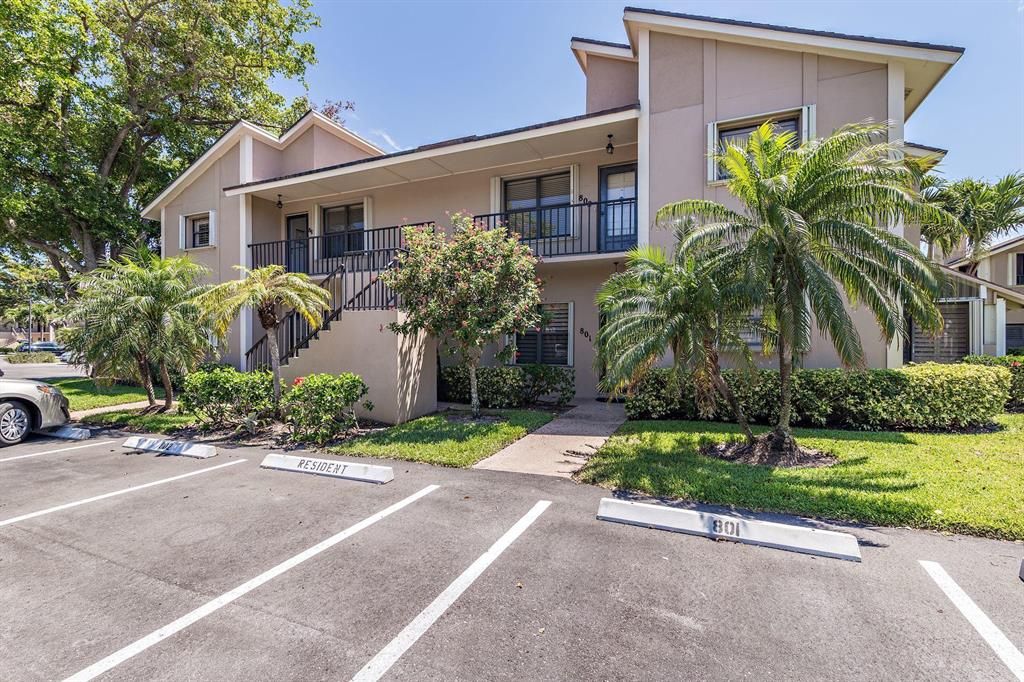 Photo of 802 Clubhouse Circle, Jupiter, FL 33477 (MLS # R10720826)