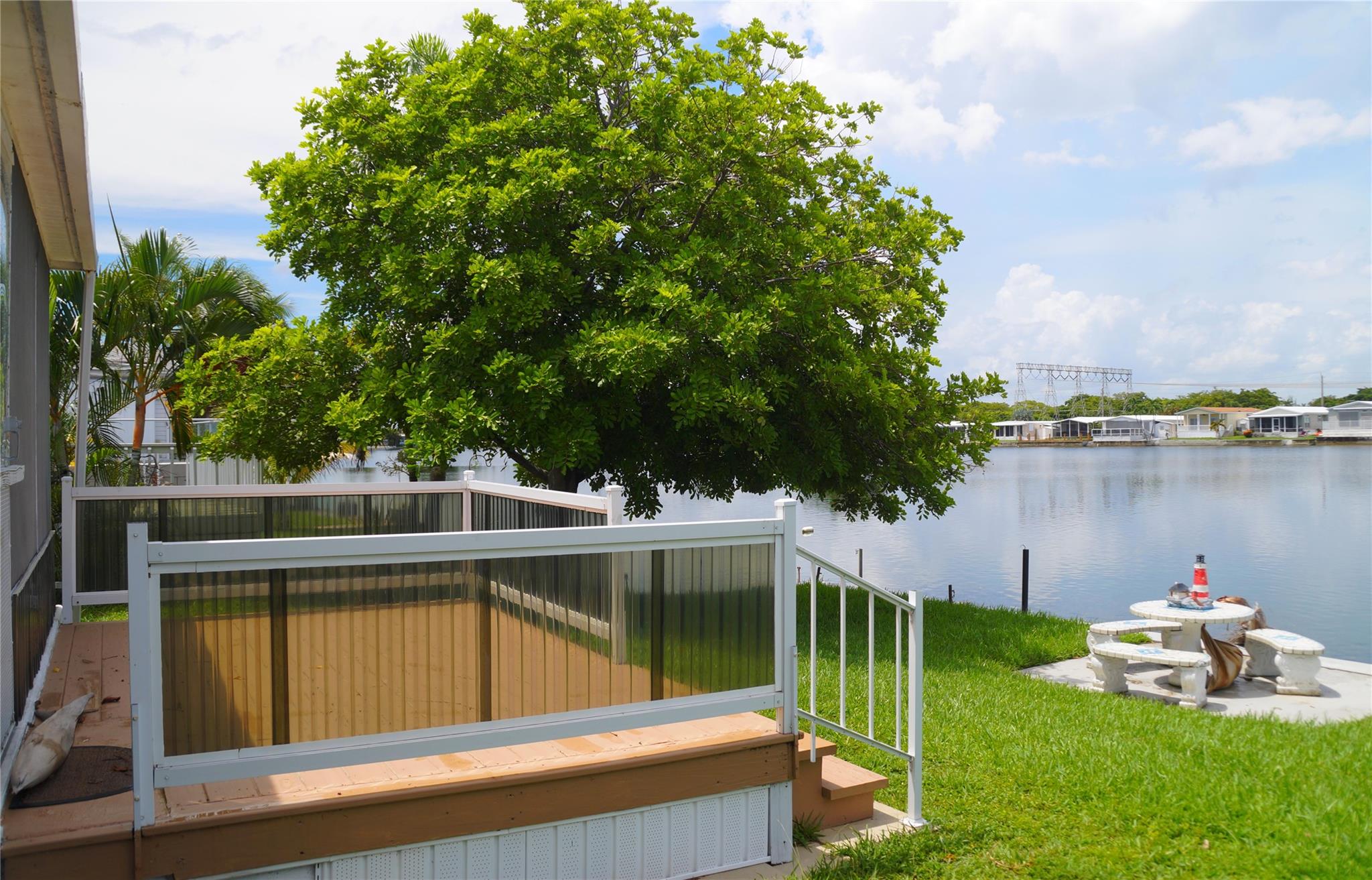 Ravenswood Estates & Mari - Residential