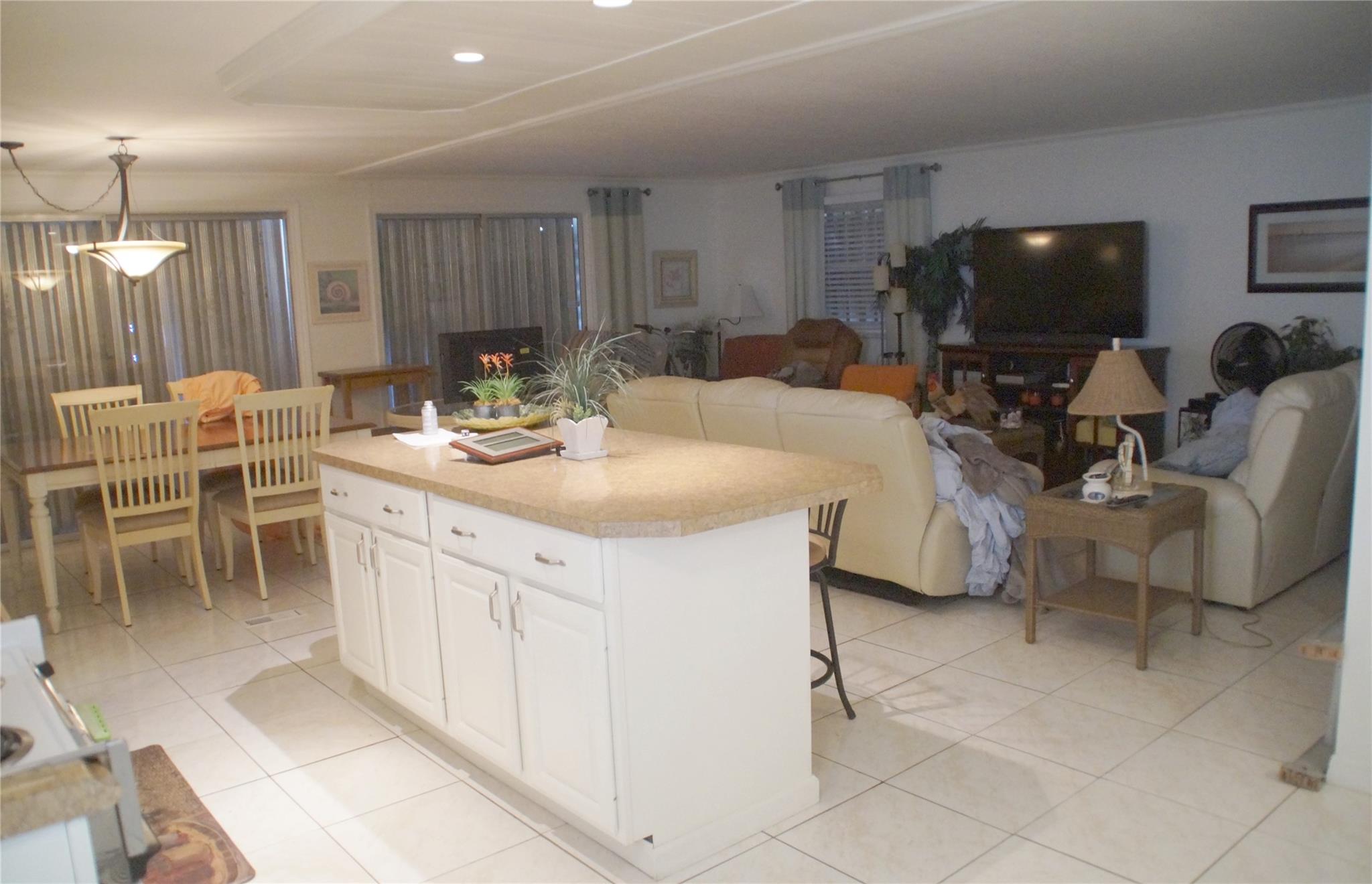 Ravenswood Estates & Mari - Residential