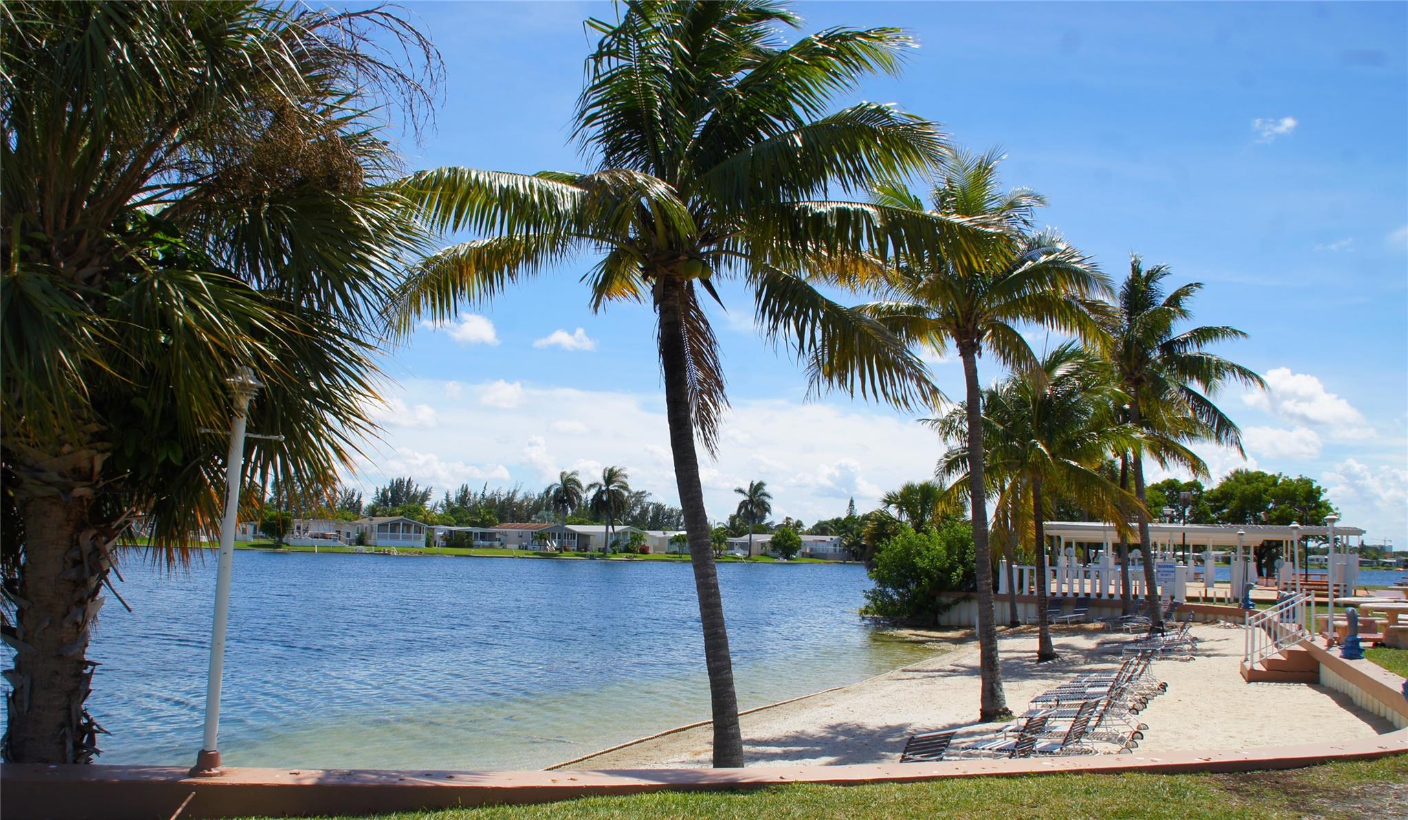 Ravenswood Estates & Mari - Residential