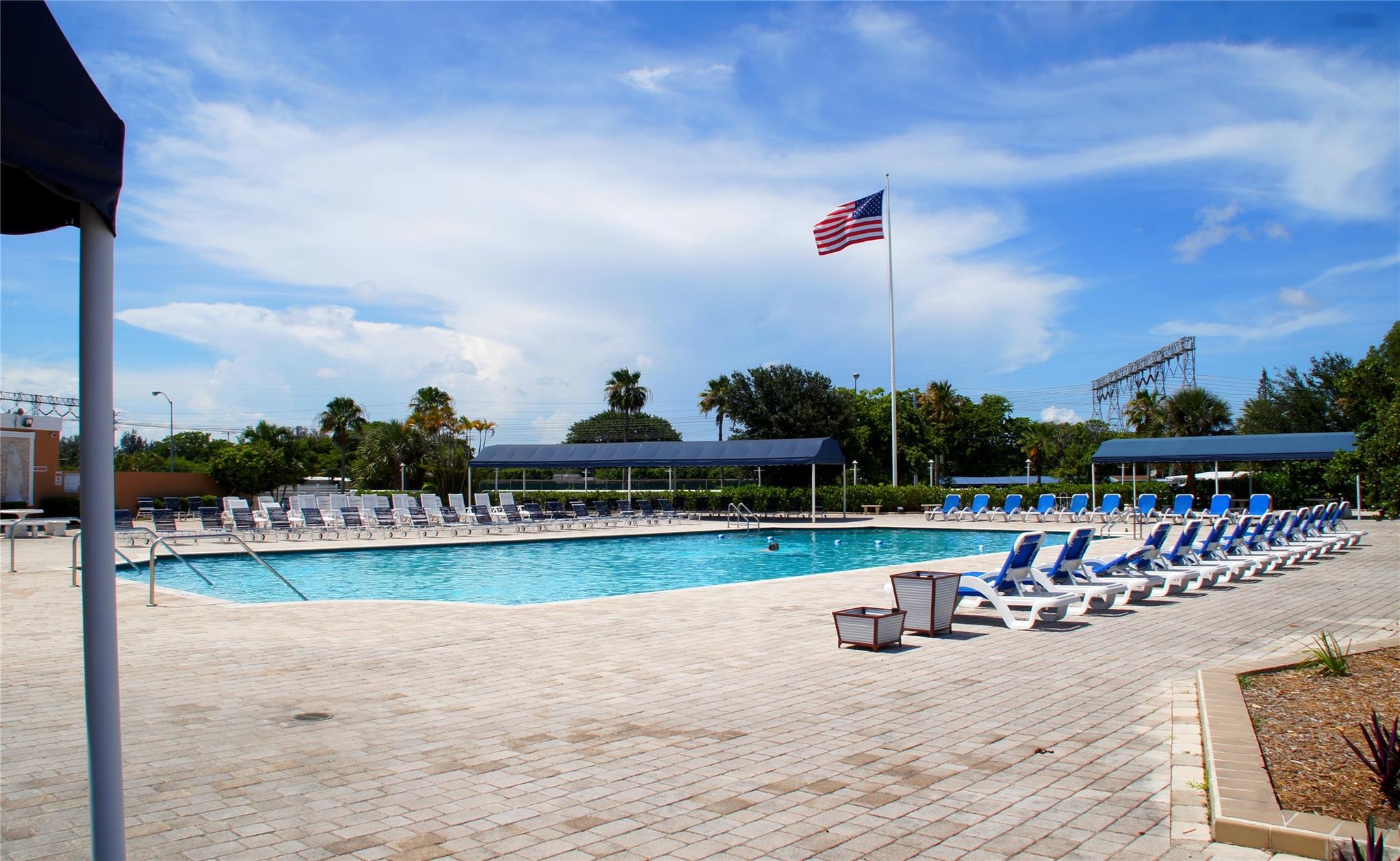 Ravenswood Estates & Mari - Residential