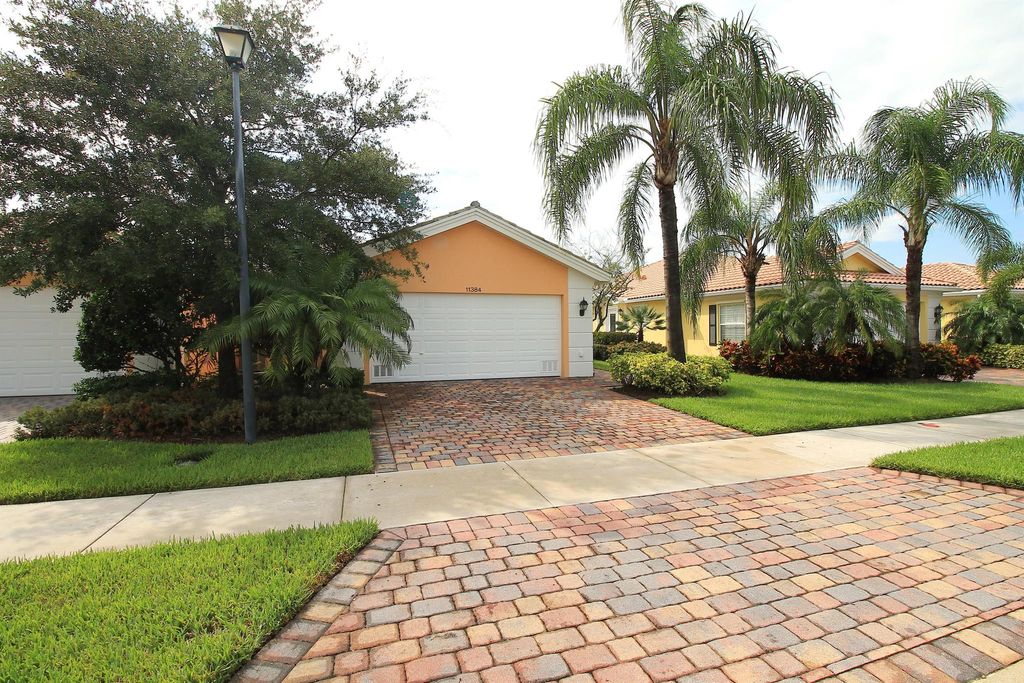 Photo of 11384 SW Pembroke Drive, Port Saint Lucie, FL 34987 (MLS # R10984203)