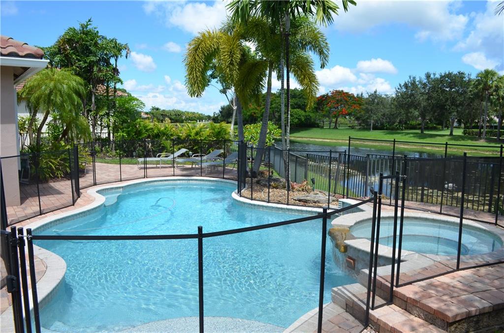 PARKLAND ISLES - Residential