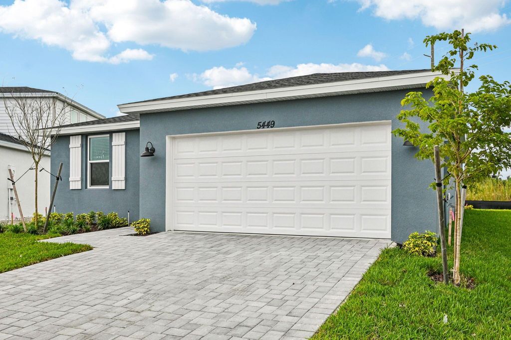 Photo of 5449 Hampton Park Circle, Vero Beach, FL 32966 (MLS # R11145744)