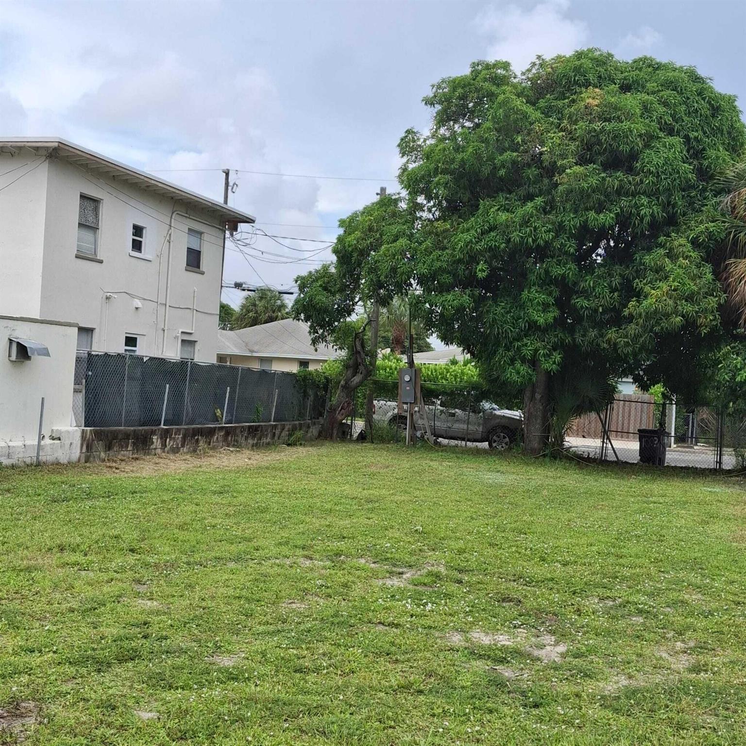 Prime Opportunity in West Palm Beach's Coleman Park Redevelopment Area!Great investment or build-ready opportunity in the rapidly transforming Coleman Park neighborhood. Buyer to perform due diligence on all aspects of the property. This double-access vacant lot, with entry from both State Street and Grant Street, offers incredible flexibility for development.Build your dream home or design a multi-family investment property, this parcel sits in the heart of West Palm Beach's official Redevelopment District, surrounded by city-backed revitalization projects and just minutes from:Downtown West Palm BeachPalm Beach IslandBrightline station, shopping, dining & public transportationClose to local elementary and middle schools!Don't miss this opportunity!