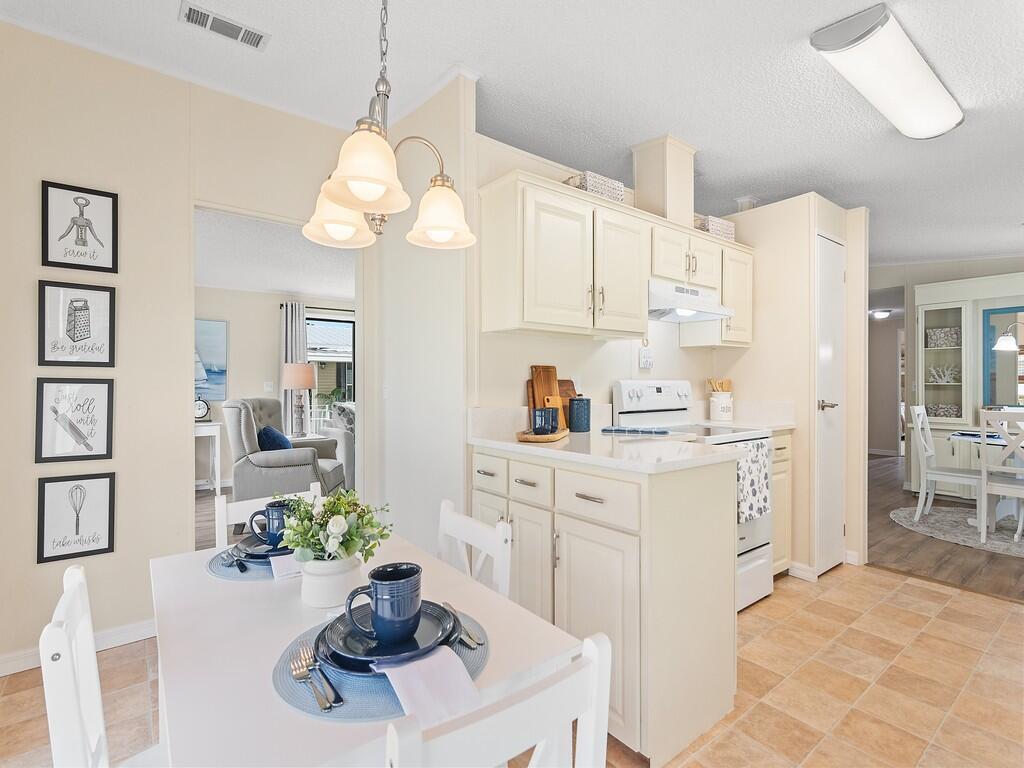 Spanish Lakes Golf Villag - Residential