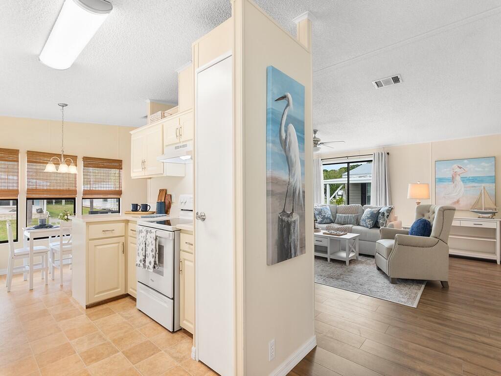 Spanish Lakes Golf Villag - Residential