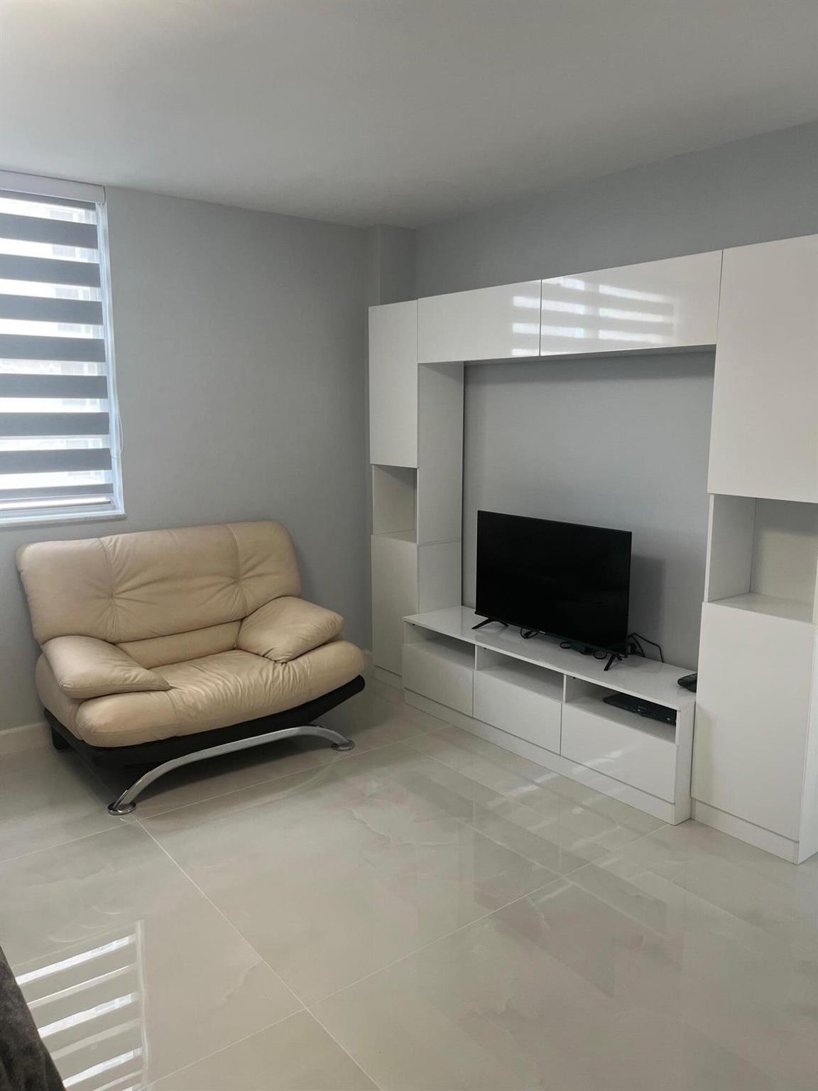 PLAZA TOWERS SOUTH CONDO - Residential Lease