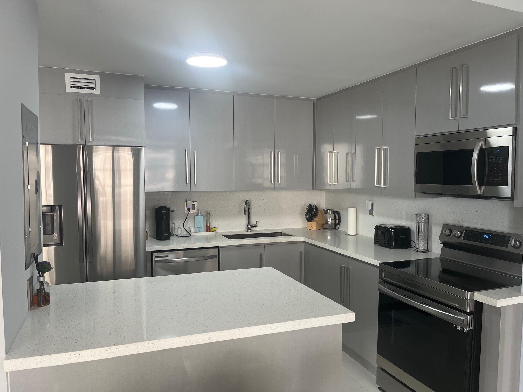 PLAZA TOWERS SOUTH CONDO - Residential Lease