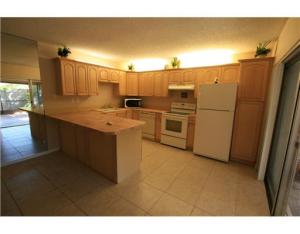 LOS MANGOS PATIO VILLAS AND TOWNHOMES - Residential Lease