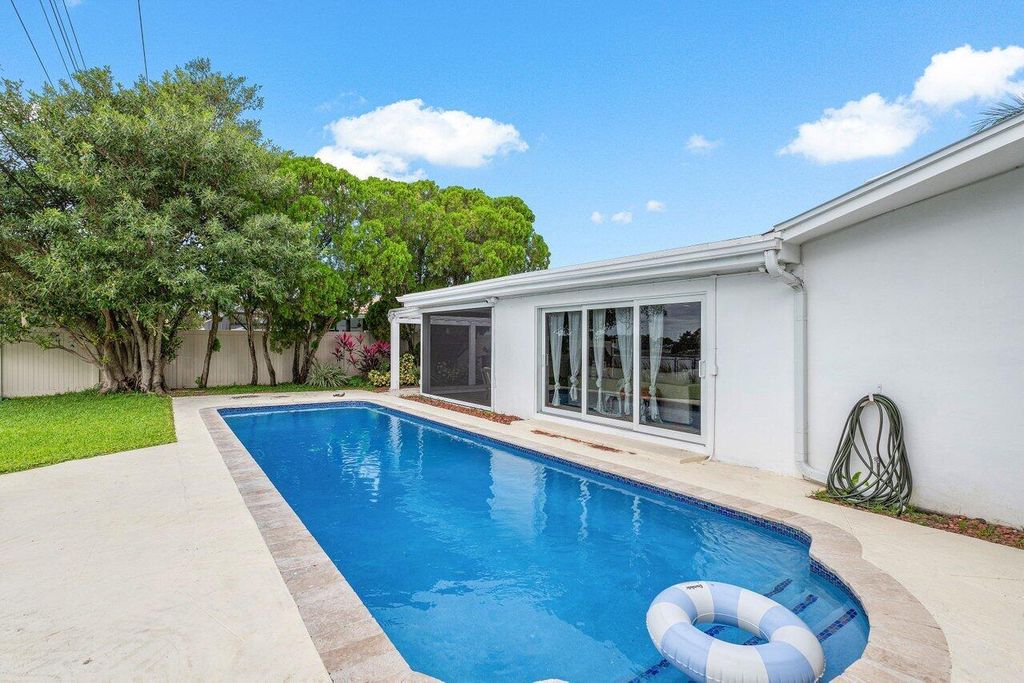 Photo of 1082 SW 7th Street, Boca Raton, FL 33486 (MLS # R11050279)