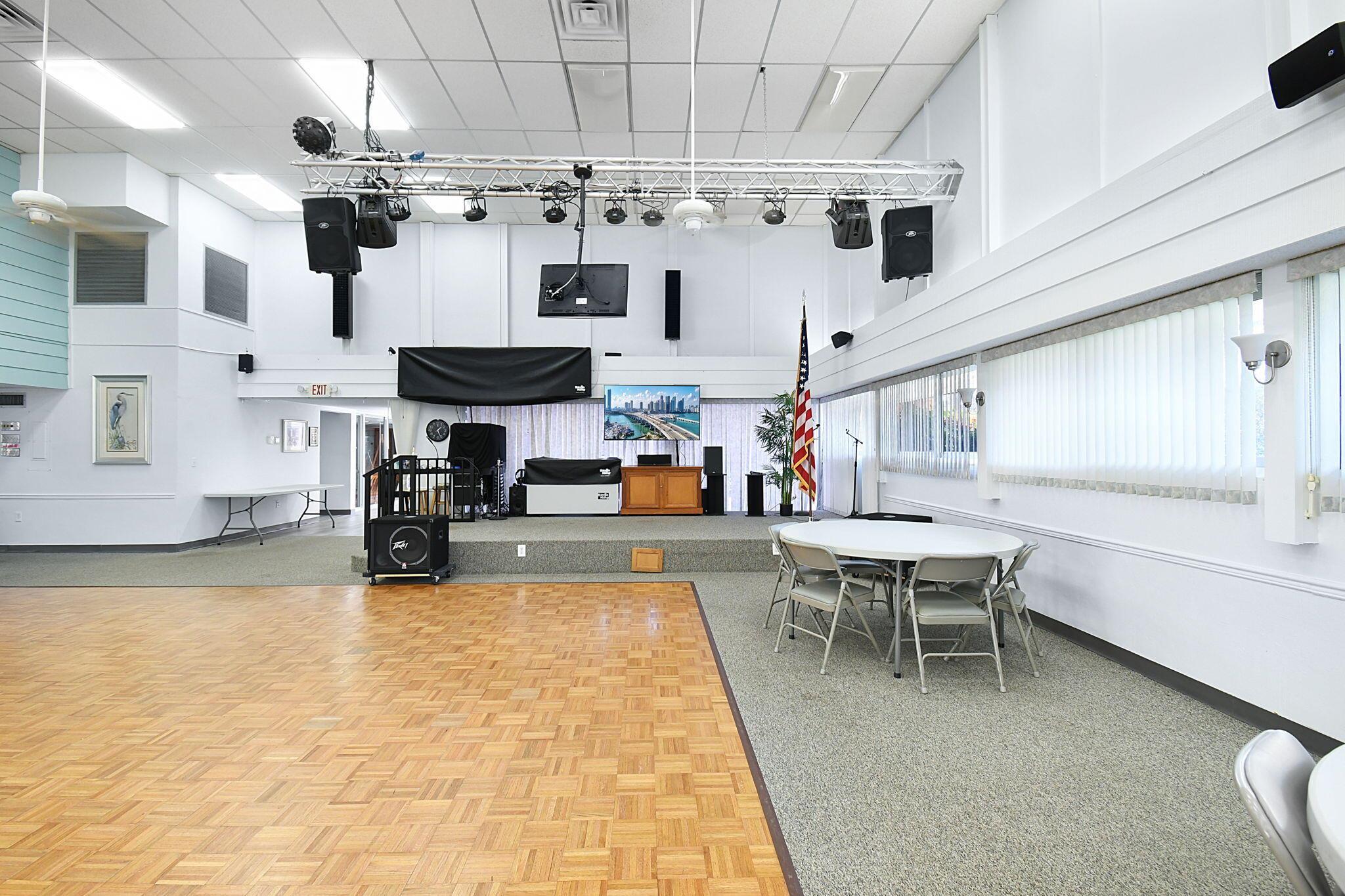 VISTA PINES CONDO - Residential