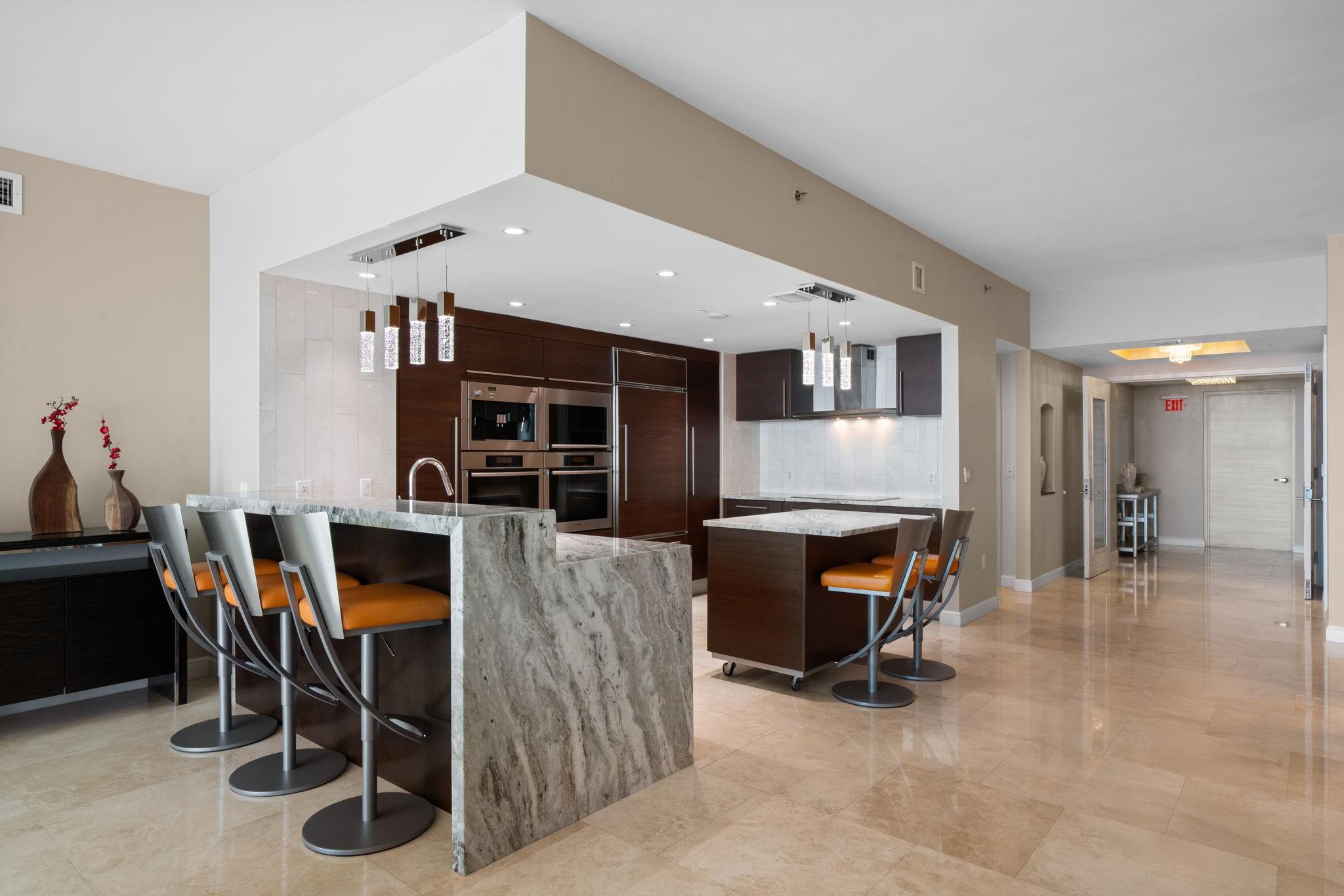 Las Olas Beach Club - Residential