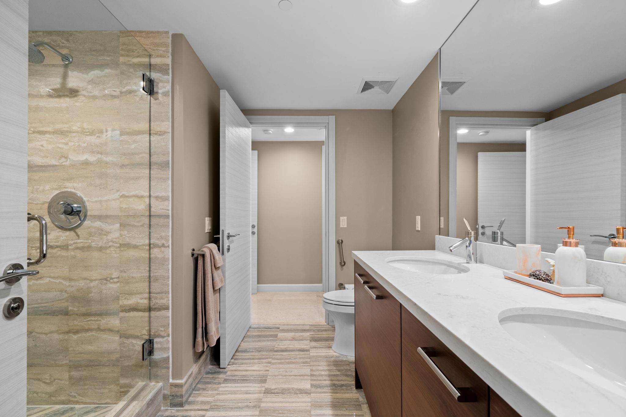 Las Olas Beach Club - Residential