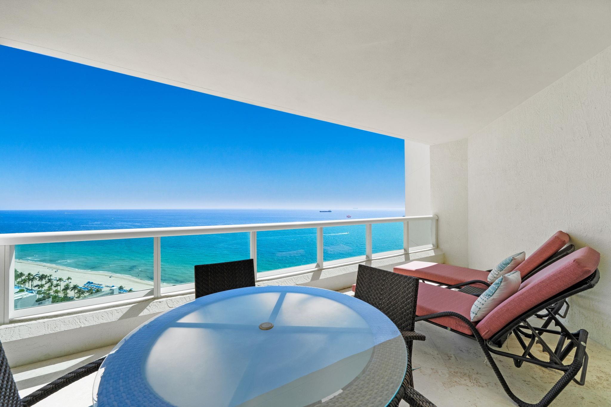 Las Olas Beach Club - Residential