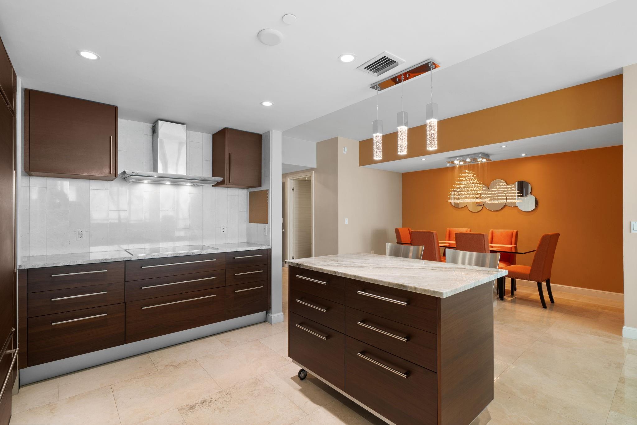 Las Olas Beach Club - Residential