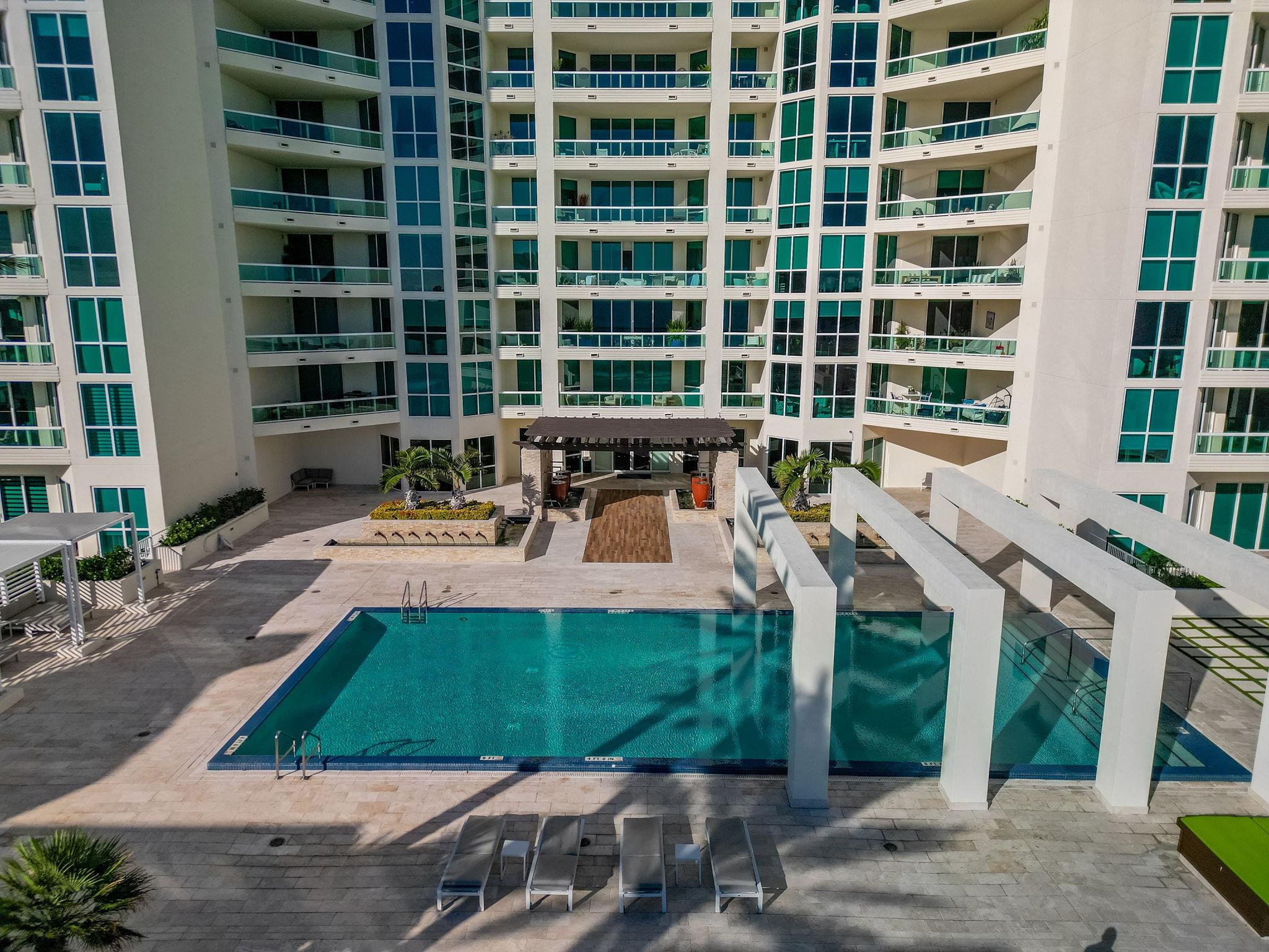 Las Olas Beach Club - Residential