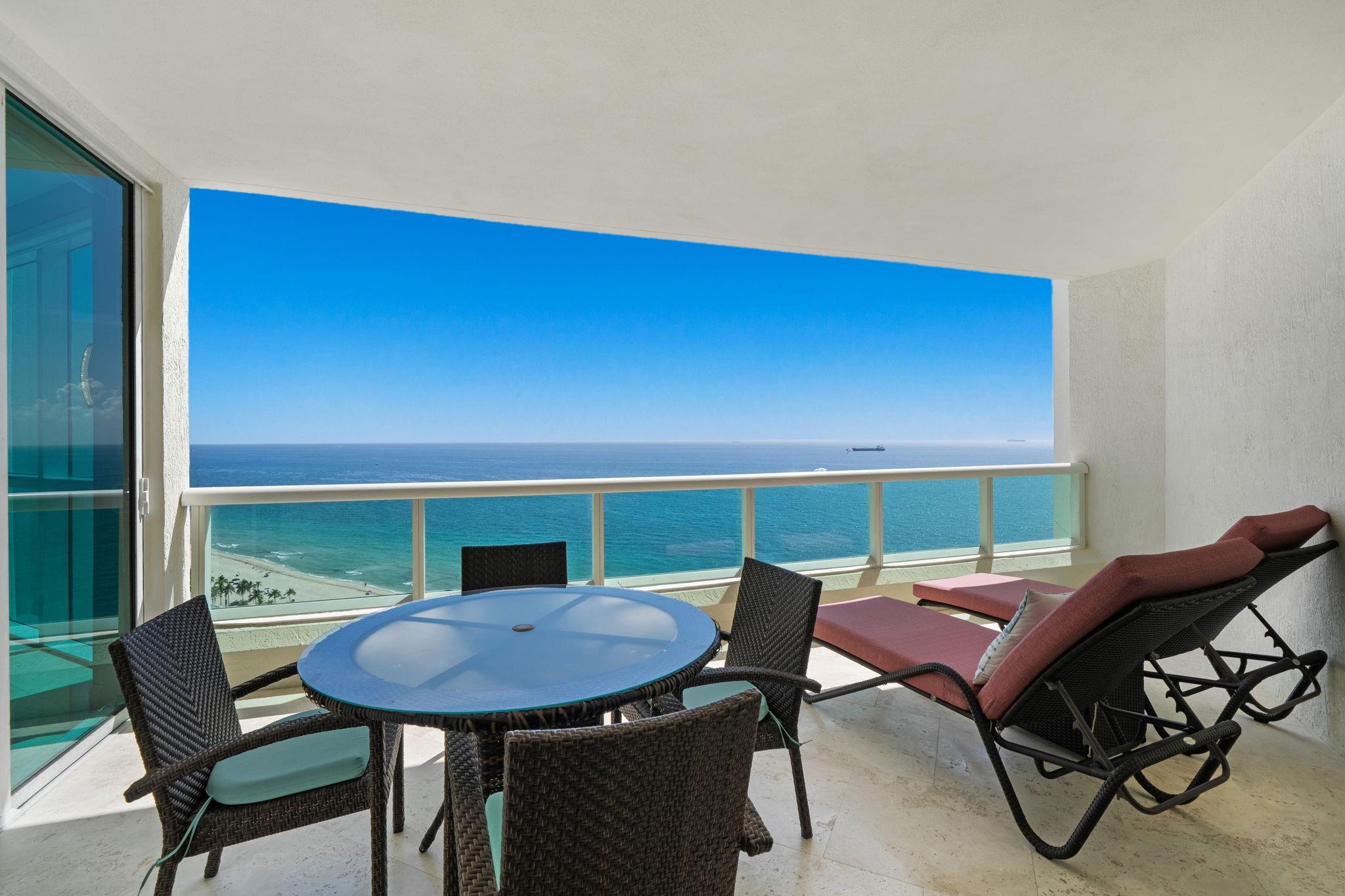 Las Olas Beach Club - Residential