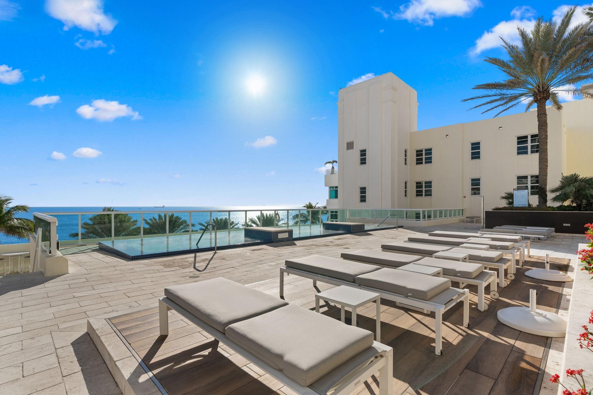 Las Olas Beach Club - Residential