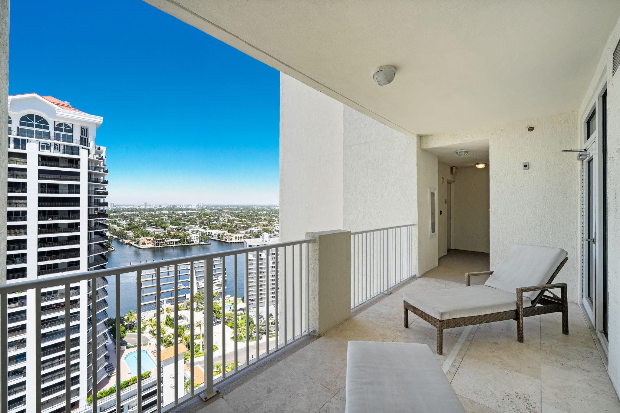 Las Olas Beach Club - Residential