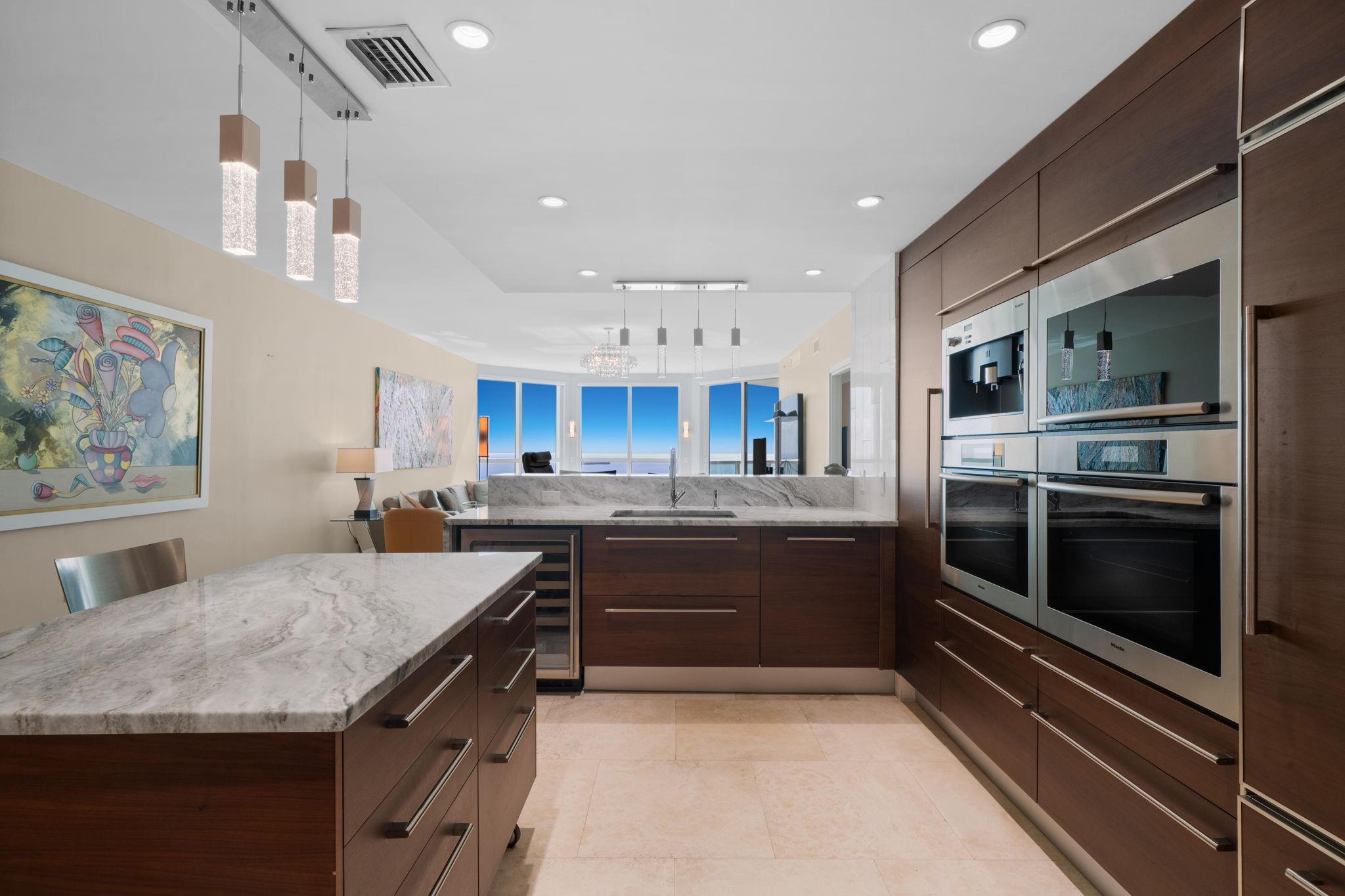 Las Olas Beach Club - Residential