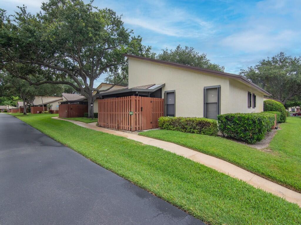 VILLAS OF HOBE SOUND - Residential