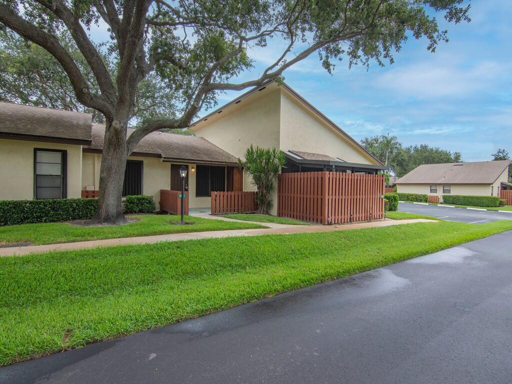 VILLAS OF HOBE SOUND - Residential