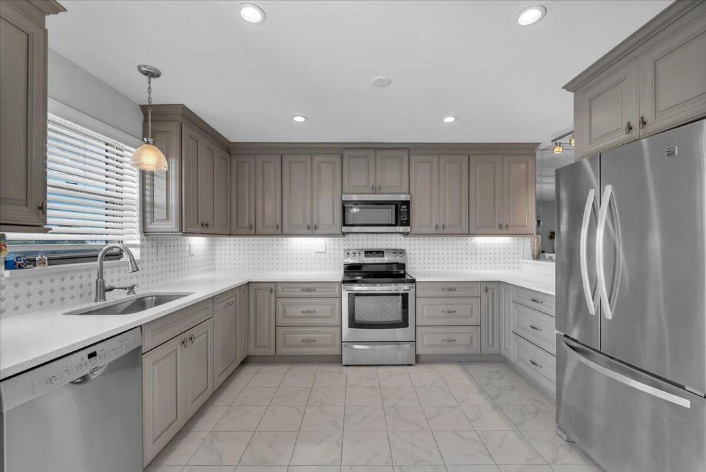 Photo of 300 N Highway A1a #304h, Jupiter, FL 33477 (MLS # R11070920)