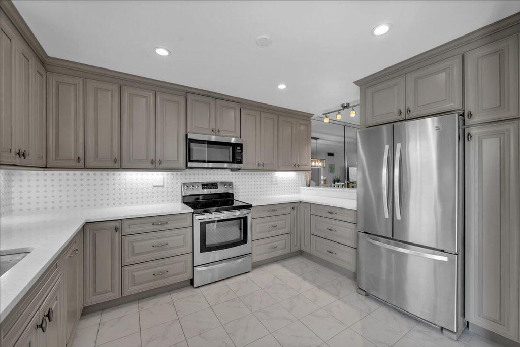 Photo of 300 N Highway A1a #304h, Jupiter, FL 33477 (MLS # R11070920)