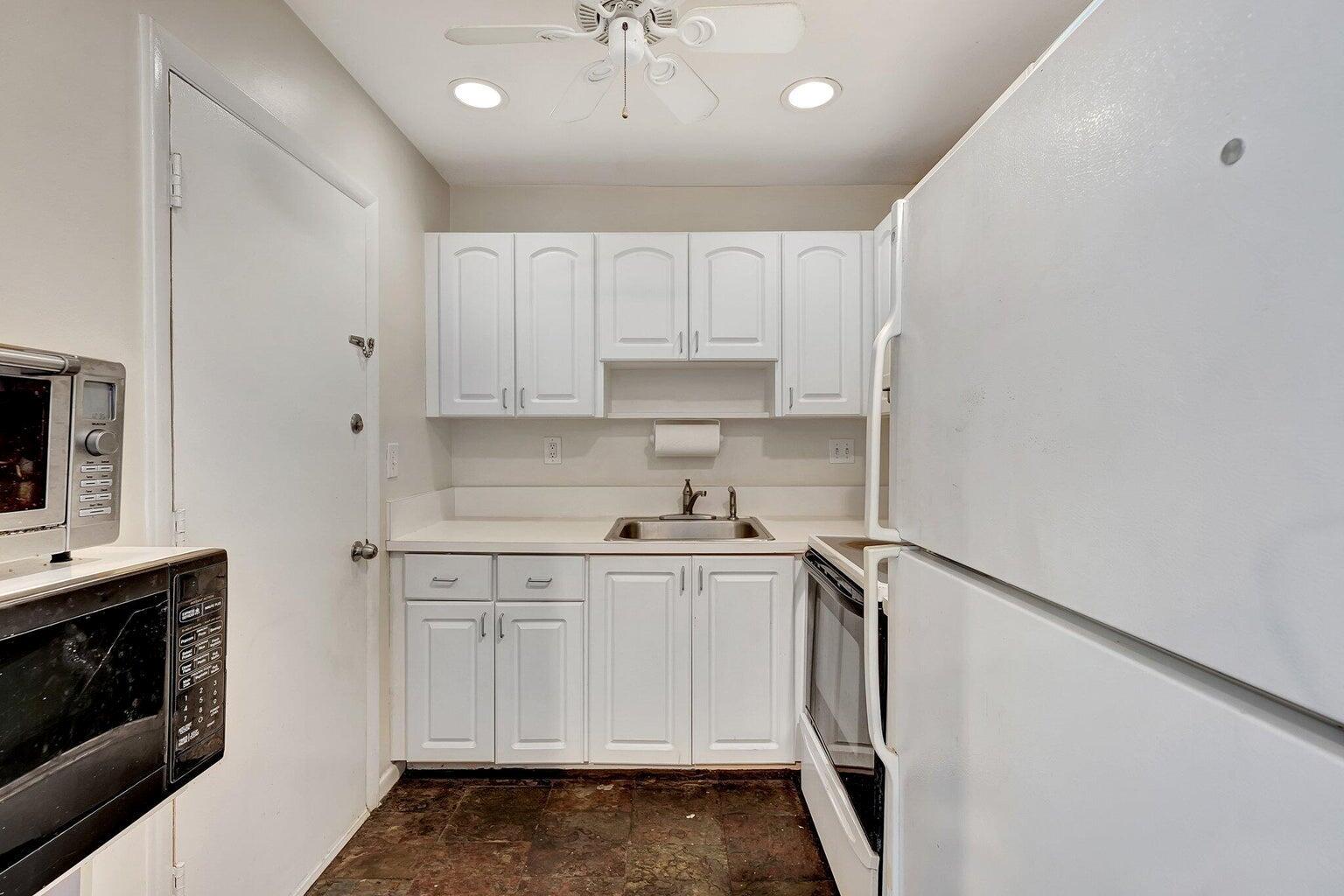 RIVER SHORES CONDO - Residential Lease