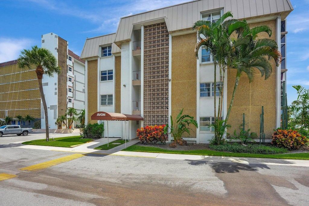 Photo of 3040 NE 16th Avenue #205, Oakland Park, FL 33334 (MLS # R11143991)