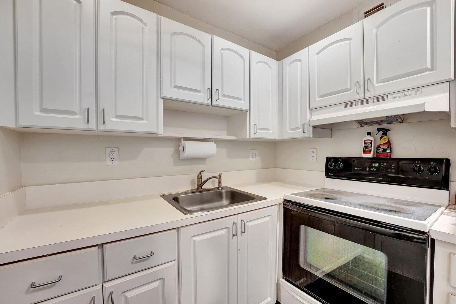 RIVER SHORES CONDO - Residential Lease