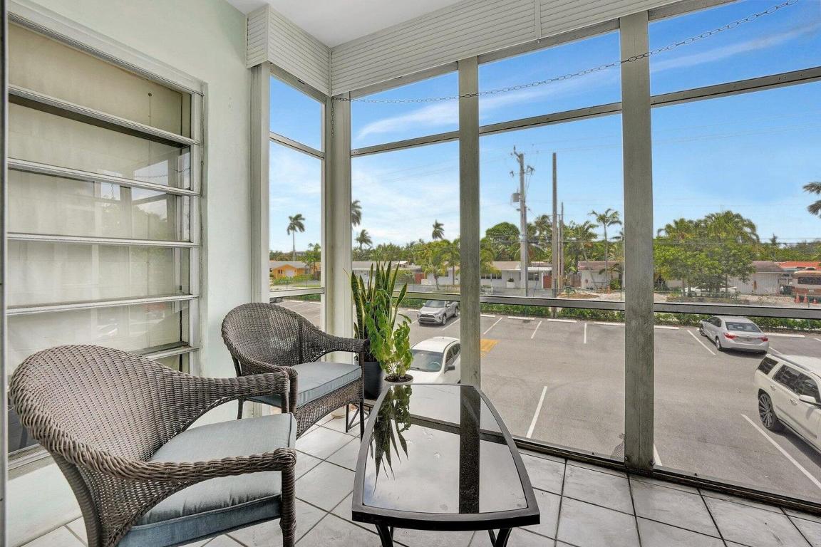 RIVER SHORES CONDO - Residential Lease