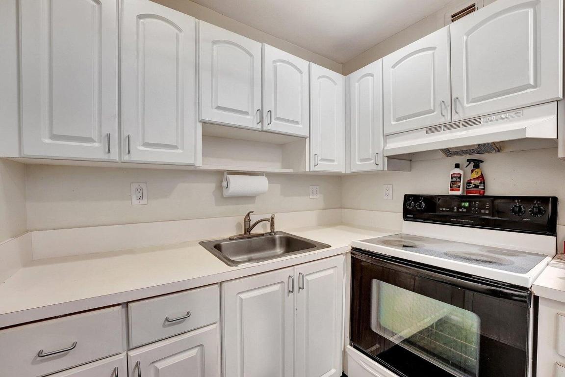 RIVER SHORES CONDO - Residential Lease