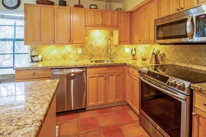 annie's castle - Residential