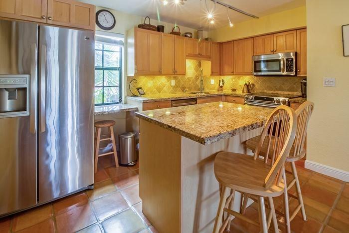 annie's castle - Residential