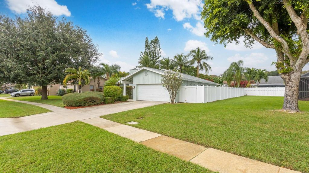 Photo of 11309 Woodchuck Drive, Boca Raton, FL 33428 (MLS # R11034323)