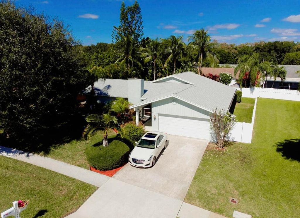 Photo of 11309 Woodchuck Drive, Boca Raton, FL 33428 (MLS # R11034323)