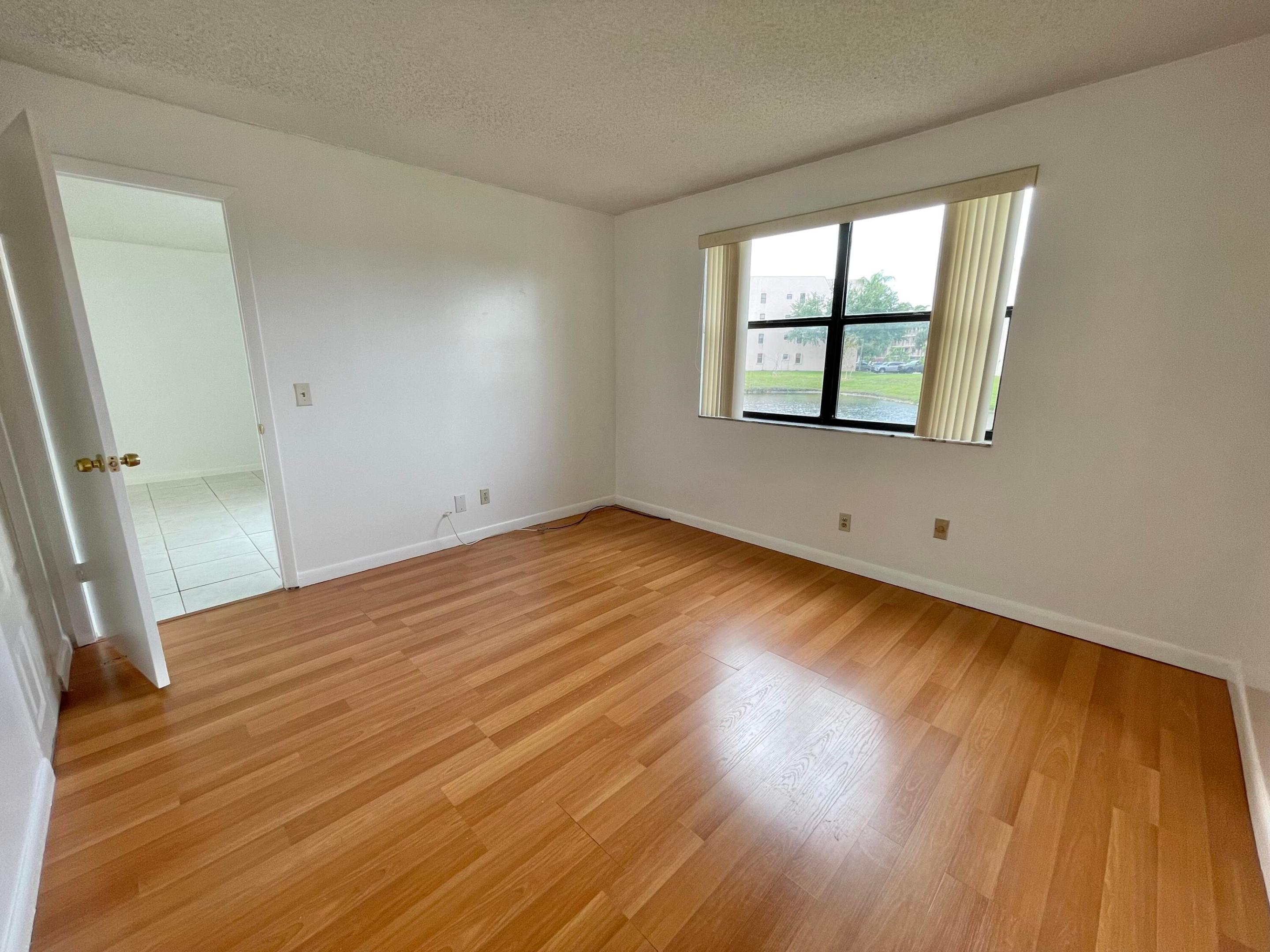 SUNRISE LAKES 219 CONDO UNIT 104 - Residential