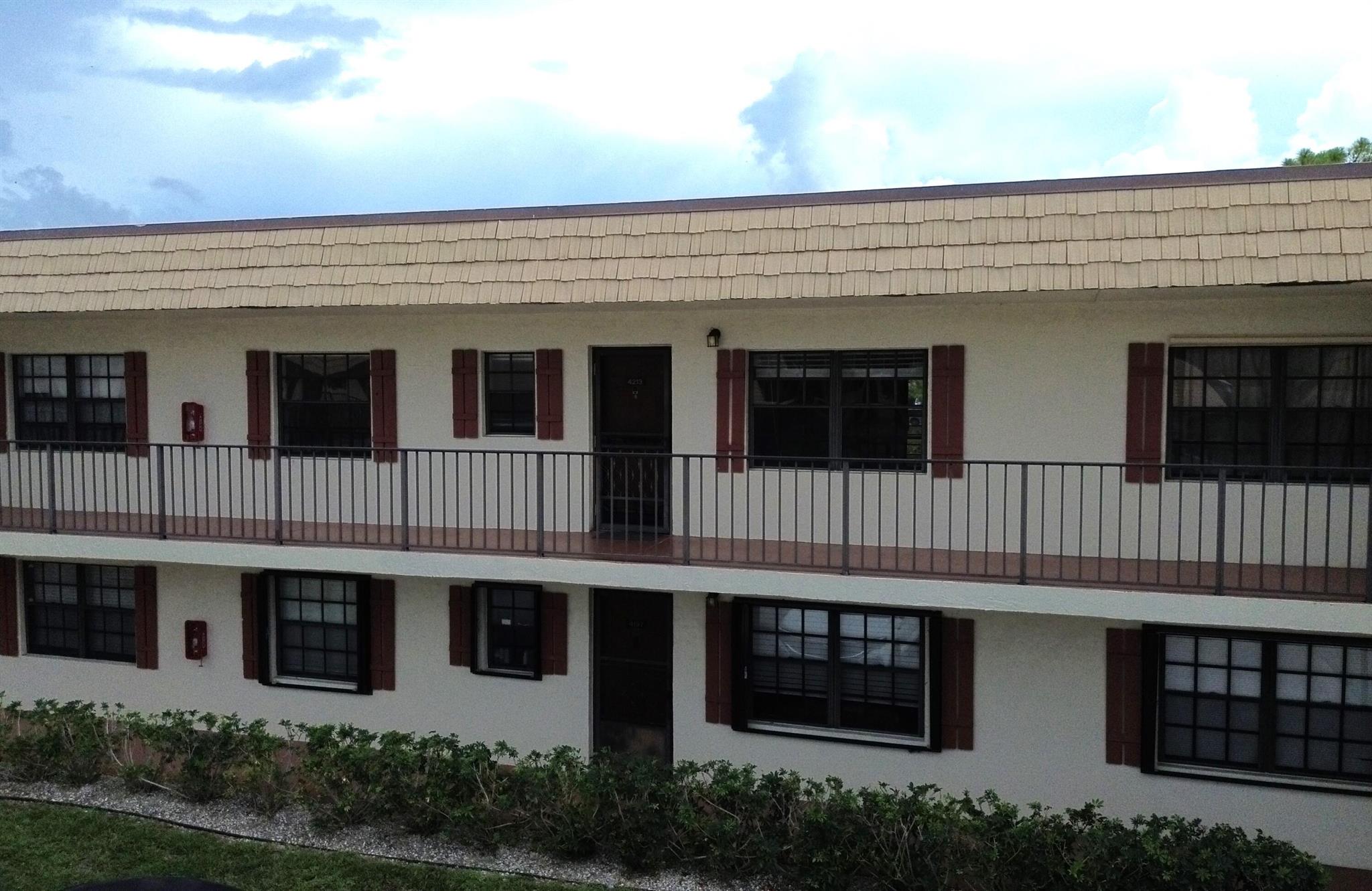 VERY QUIET AREA OF GREENACRES!, CLOSE TO EVERYTHING! ALL AGES WELCOMED! 2/2 with screened-in patio, laundry inside unit. Amenities include two neighborhood pools, clubhouse, tennis courts and more. ASSOCIATION FEES PAYS FOR BASIC CABLE, WATER