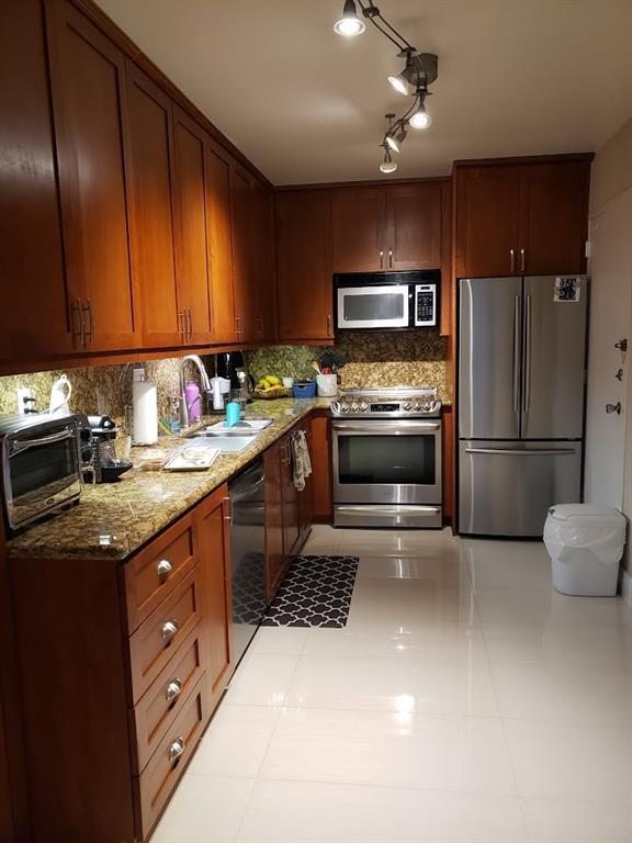 GALT TOWERS CONDO - Residential Lease