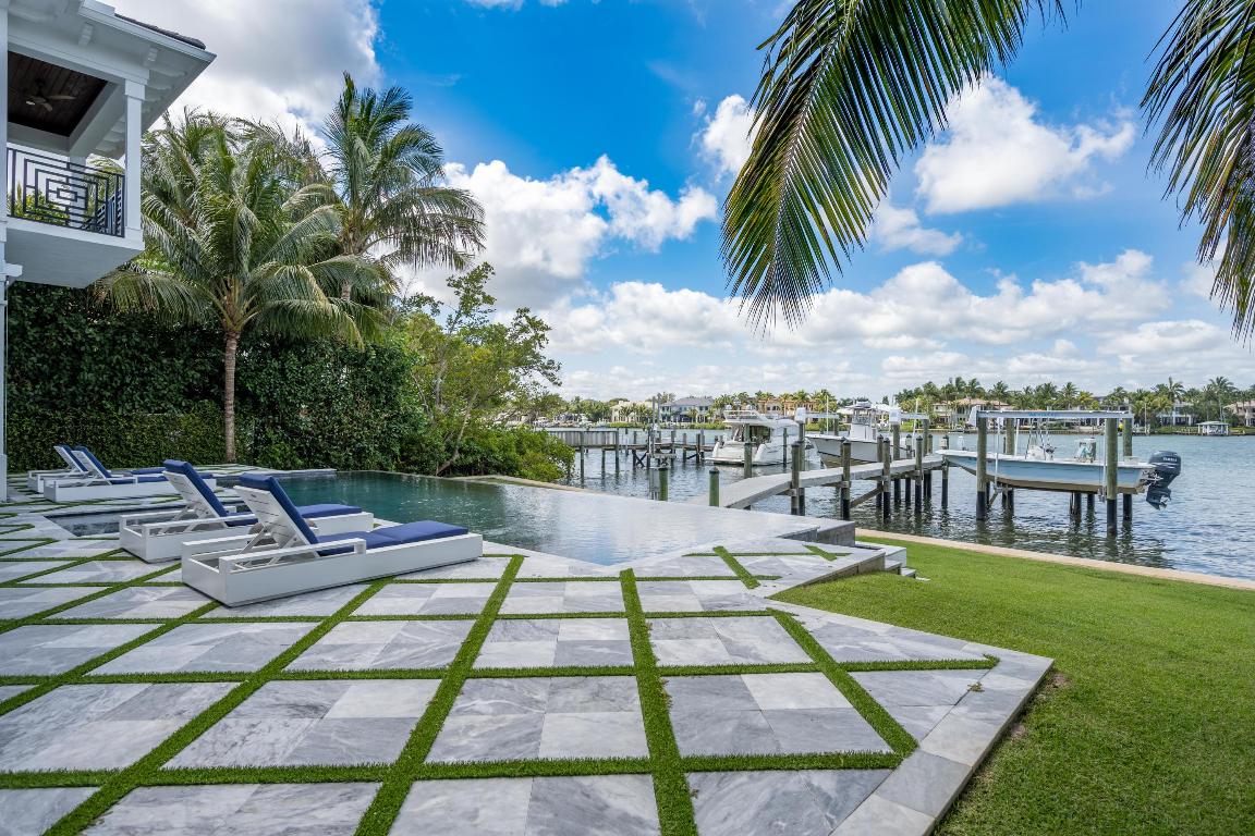 RIVERSIDE ON THE LOXAHATCHEE - Residential