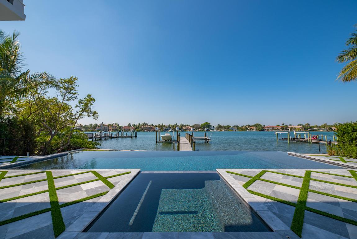 RIVERSIDE ON THE LOXAHATCHEE - Residential