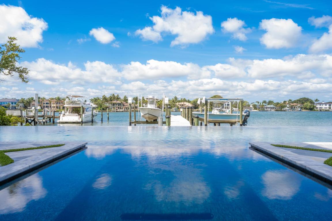 RIVERSIDE ON THE LOXAHATCHEE - Residential