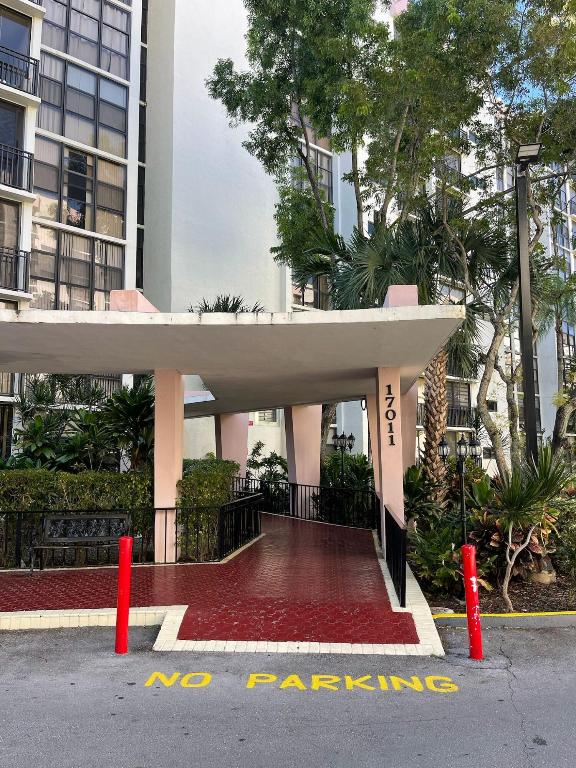 PLAZA OF AMERICAS CONDO PART 3 - Residential