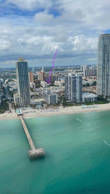 PLAZA OF AMERICAS CONDO PART 3 - Residential