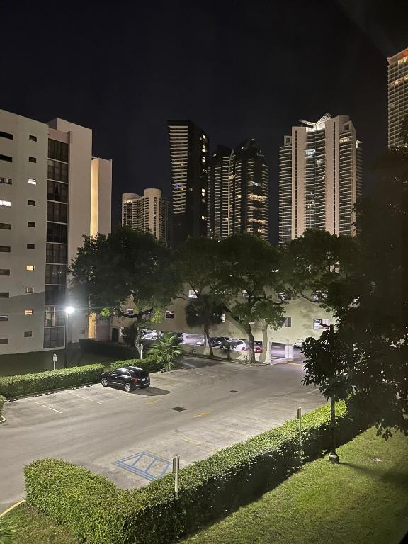 PLAZA OF AMERICAS CONDO PART 3 - Residential