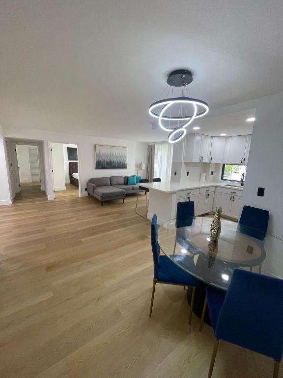 PLAZA OF AMERICAS CONDO PART 3 - Residential