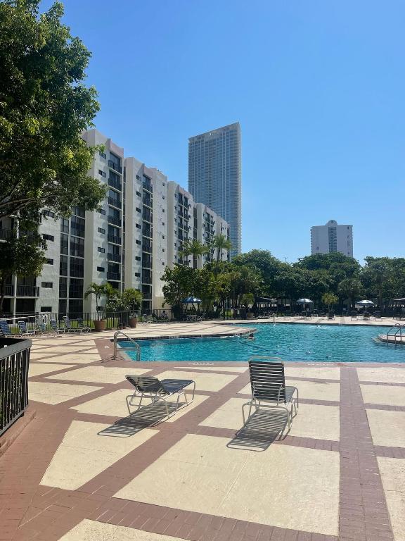 PLAZA OF AMERICAS CONDO PART 3 - Residential