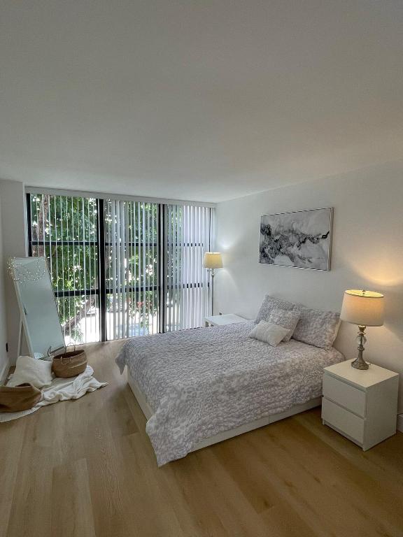 PLAZA OF AMERICAS CONDO PART 3 - Residential